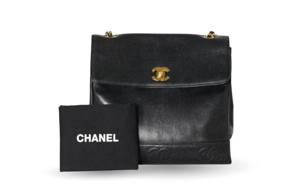 Chanel Vintage Umhängetasche mit Logo in Schwarz