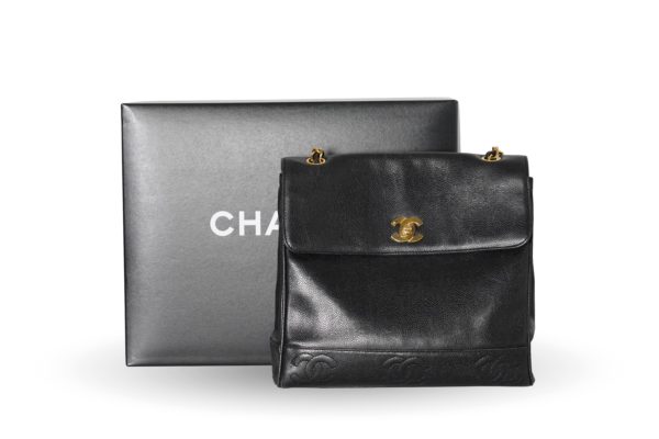 Chanel Vintage Umhängetasche mit Logo in Schwarz