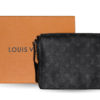 LouisVuitton_DistrictPM_EMA00565