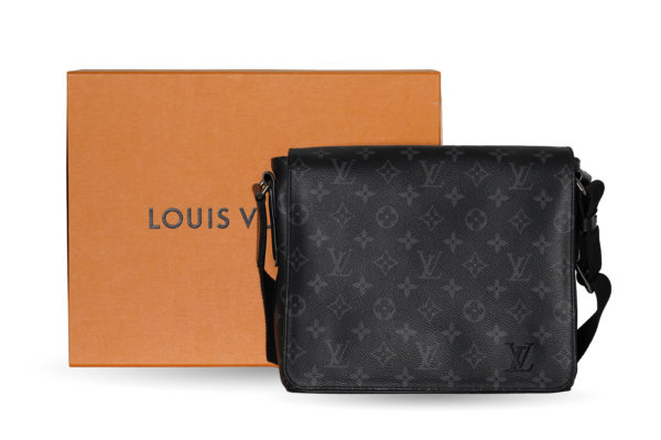 LouisVuitton_DistrictPM_EMA00565
