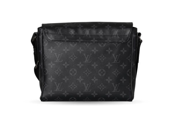LouisVuitton_DistrictPM_EMA00565
