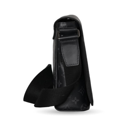 LouisVuitton_DistrictPM_EMA00565