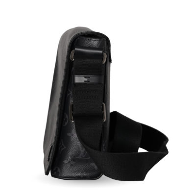 LouisVuitton_DistrictPM_EMA00565