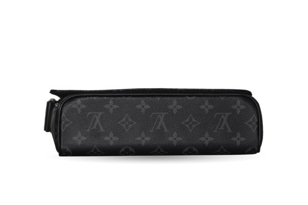 LouisVuitton_DistrictPM_EMA00565
