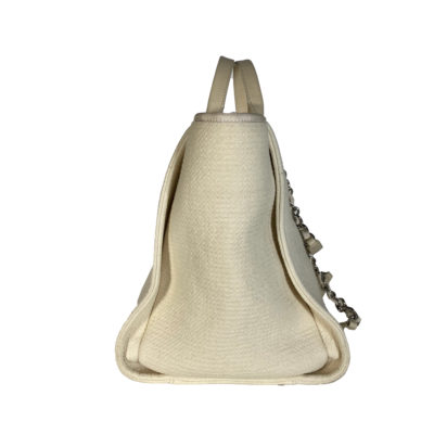 CEMB00073_Chanel_Deauville_Shopper_Tote_Weiß