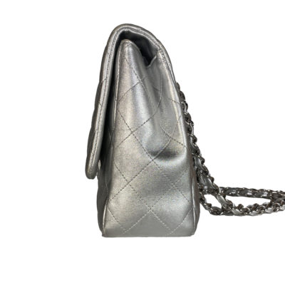 EMB 00210_ChanelTimeless_Silber_SingleFlap_Silver_Lammleder_Jumbo