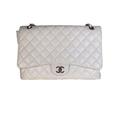 EMB 00221_Chanel_Classic_SingleFlap_Caviar_Silber_Weiß_Timeless