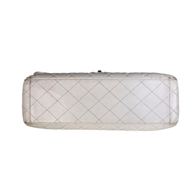 EMB 00221_Chanel_Classic_SingleFlap_Caviar_Silber_Weiß_Timeless